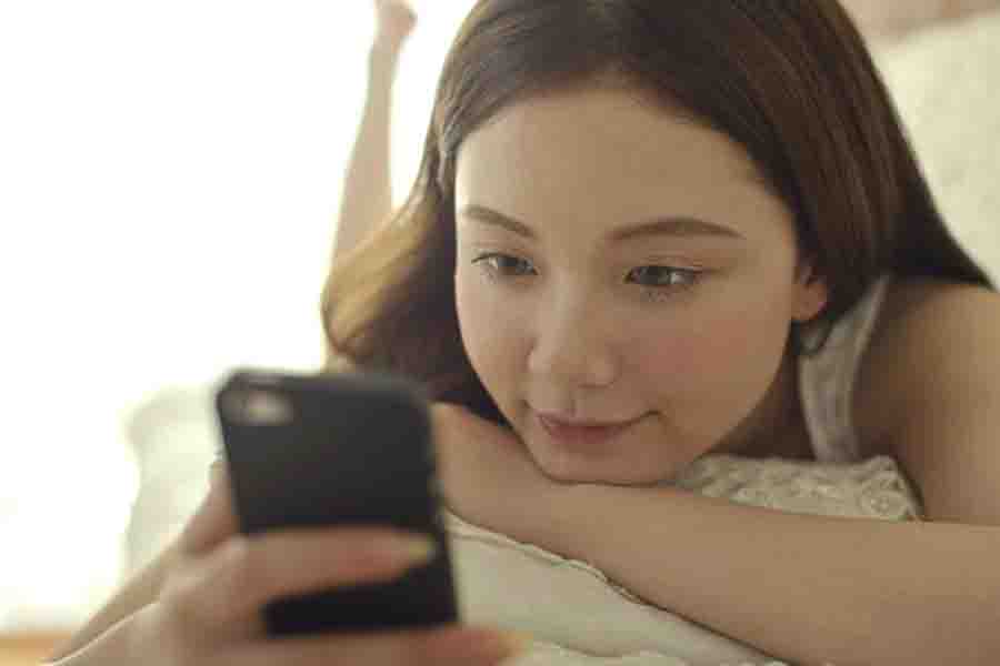 60% chines read books on mobile phones